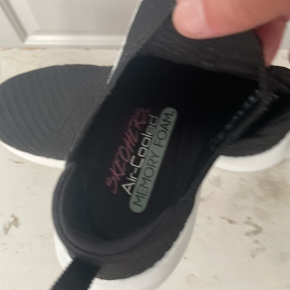 Sketchers women’s slip on shoe size 8 - Picture 2 of 4